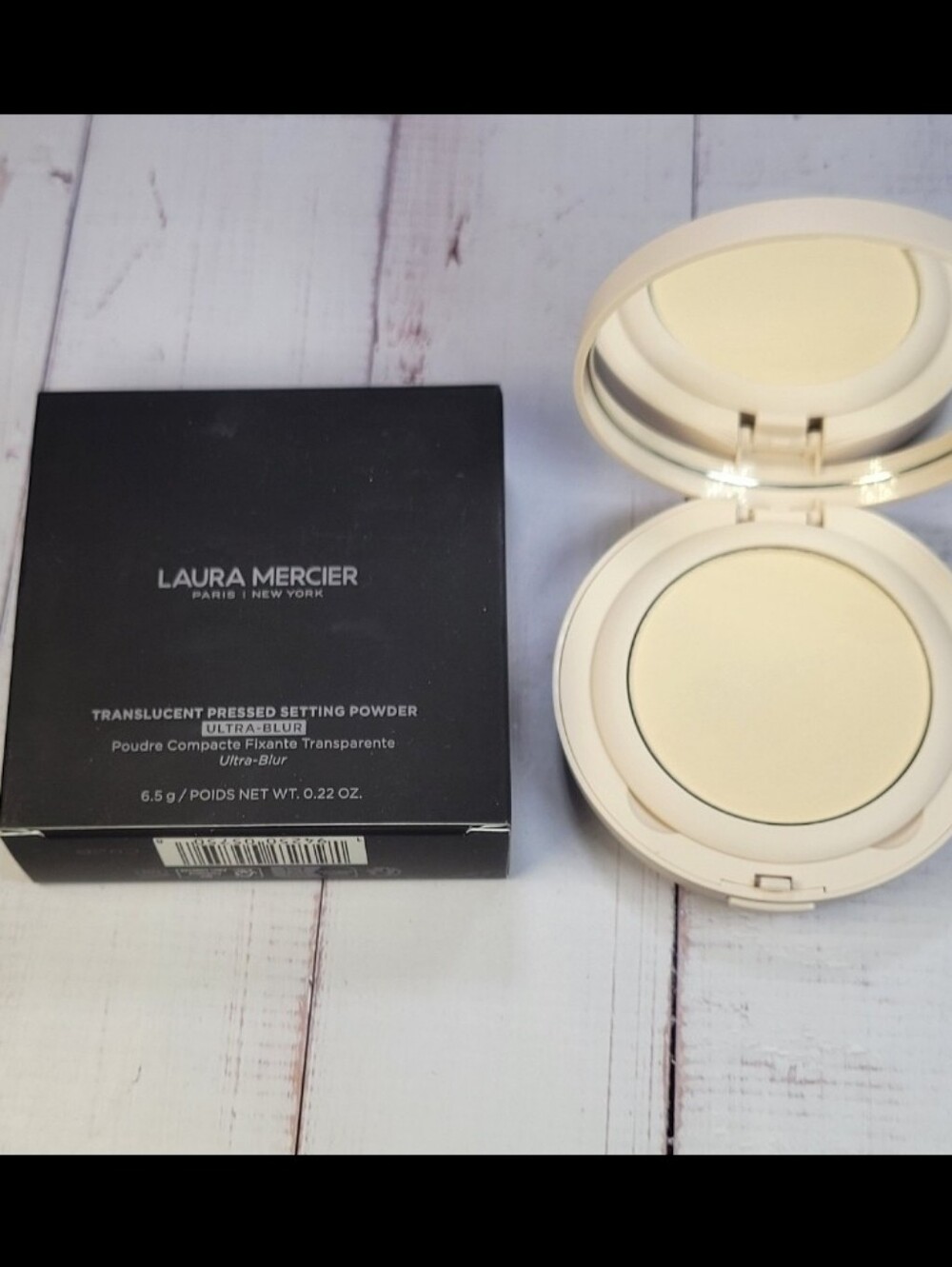 Laura Mercier Ultra-Blur Translucent Pressed Setting Powder with Puff BNIB